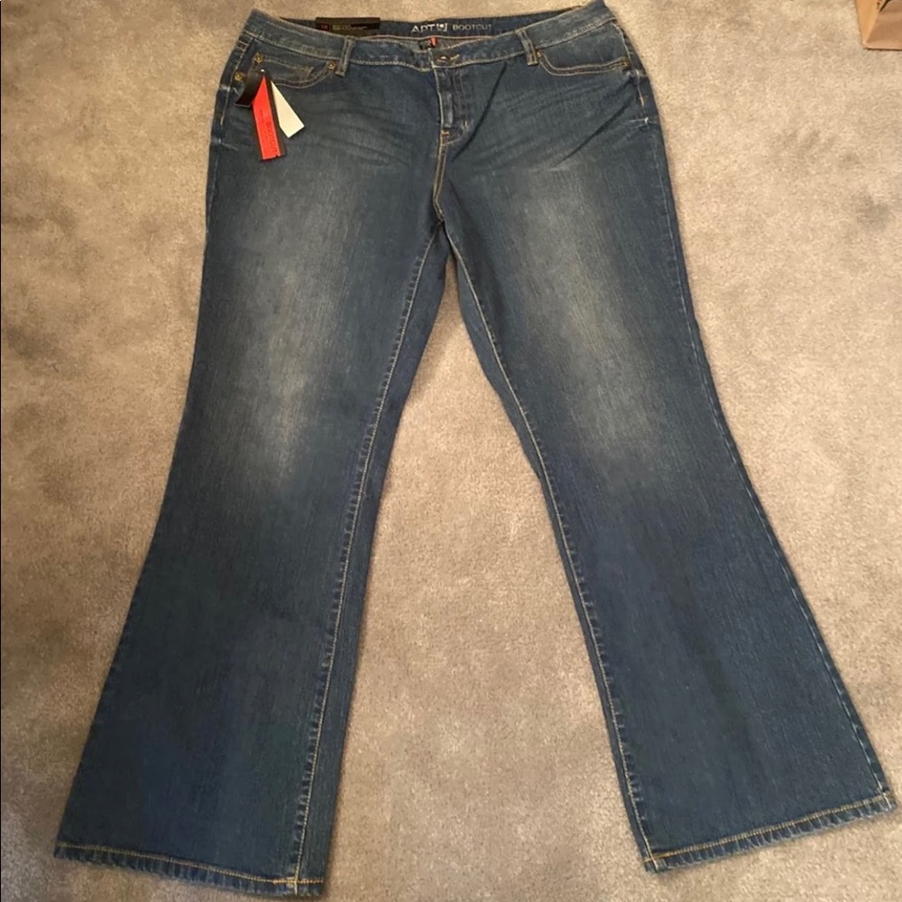Apt 9 Bootcut Jeans NWT Size 18